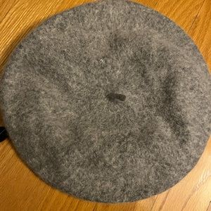 BANANA REPUBLIC Gray Winter Berret Wool Hat. NEW WITH TAGS!
